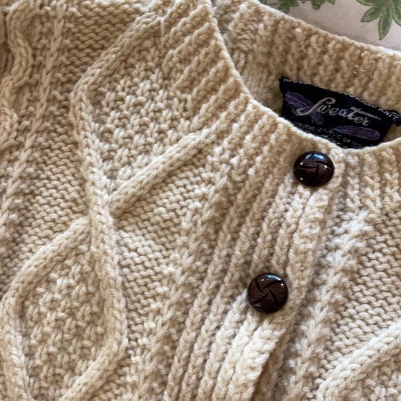 Cardigan- Pure undyed ivory Irish wool, hand knit in Dungloe, Ireland. Size 40 - Picture 5 of 13